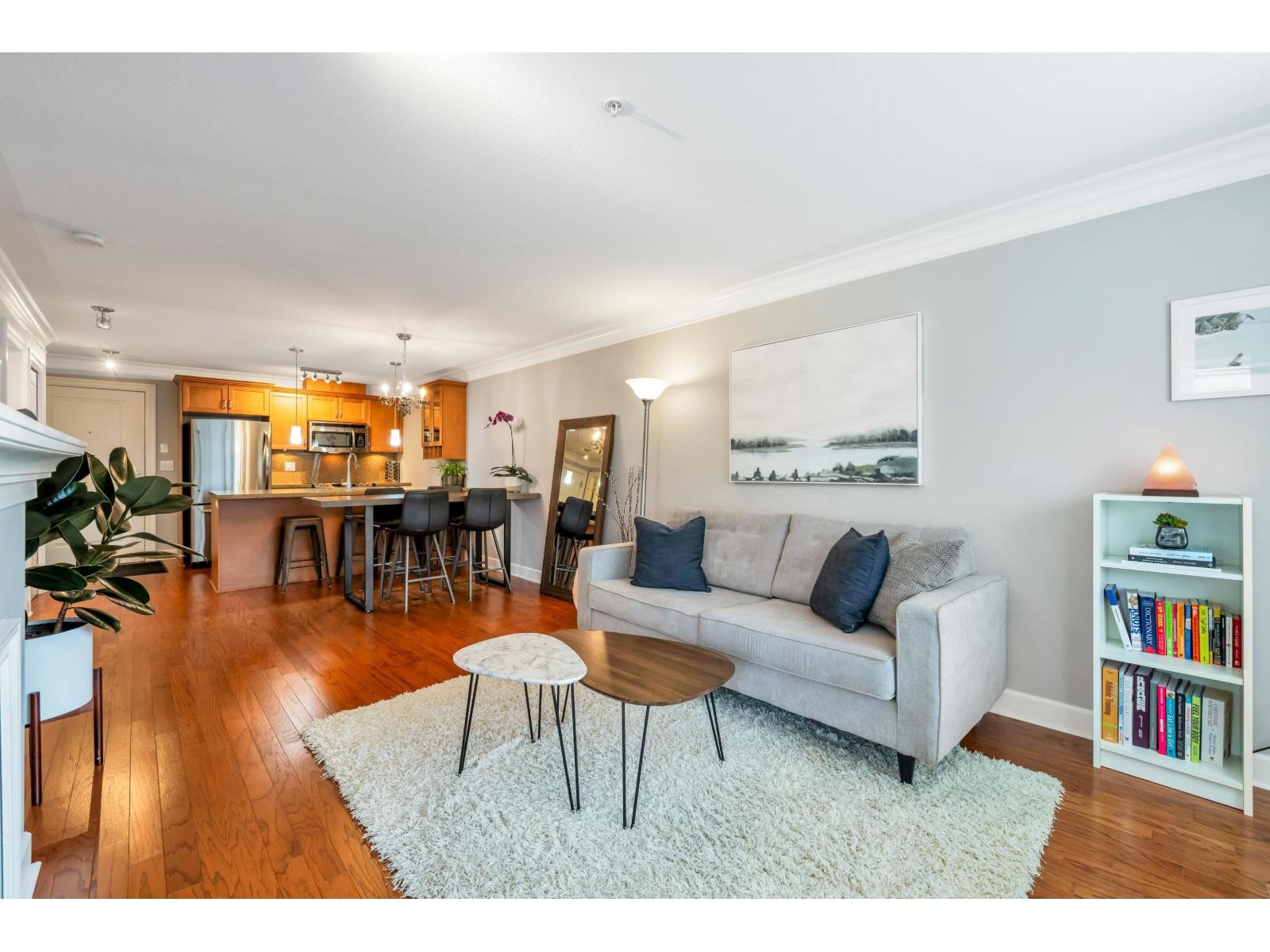 206 15357 ROPER AVENUE, White Rock