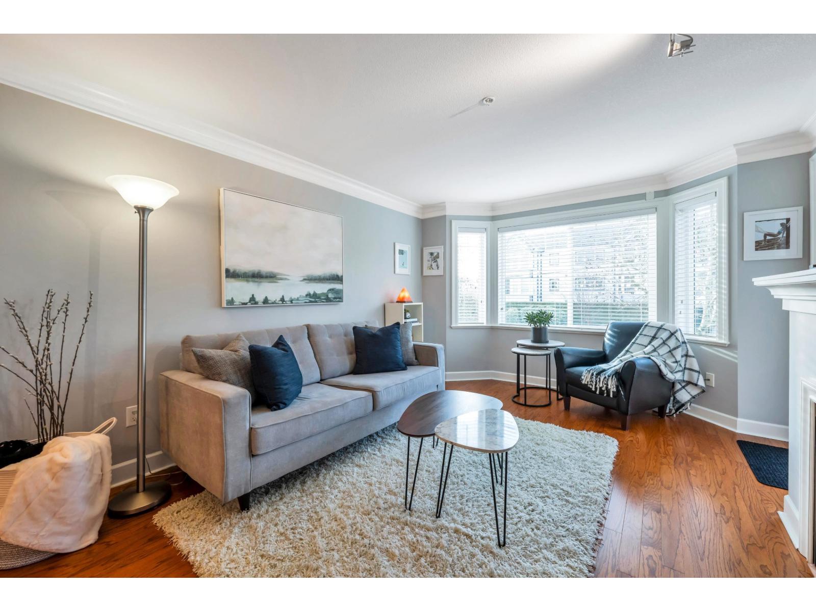 206 15357 ROPER AVENUE, White Rock