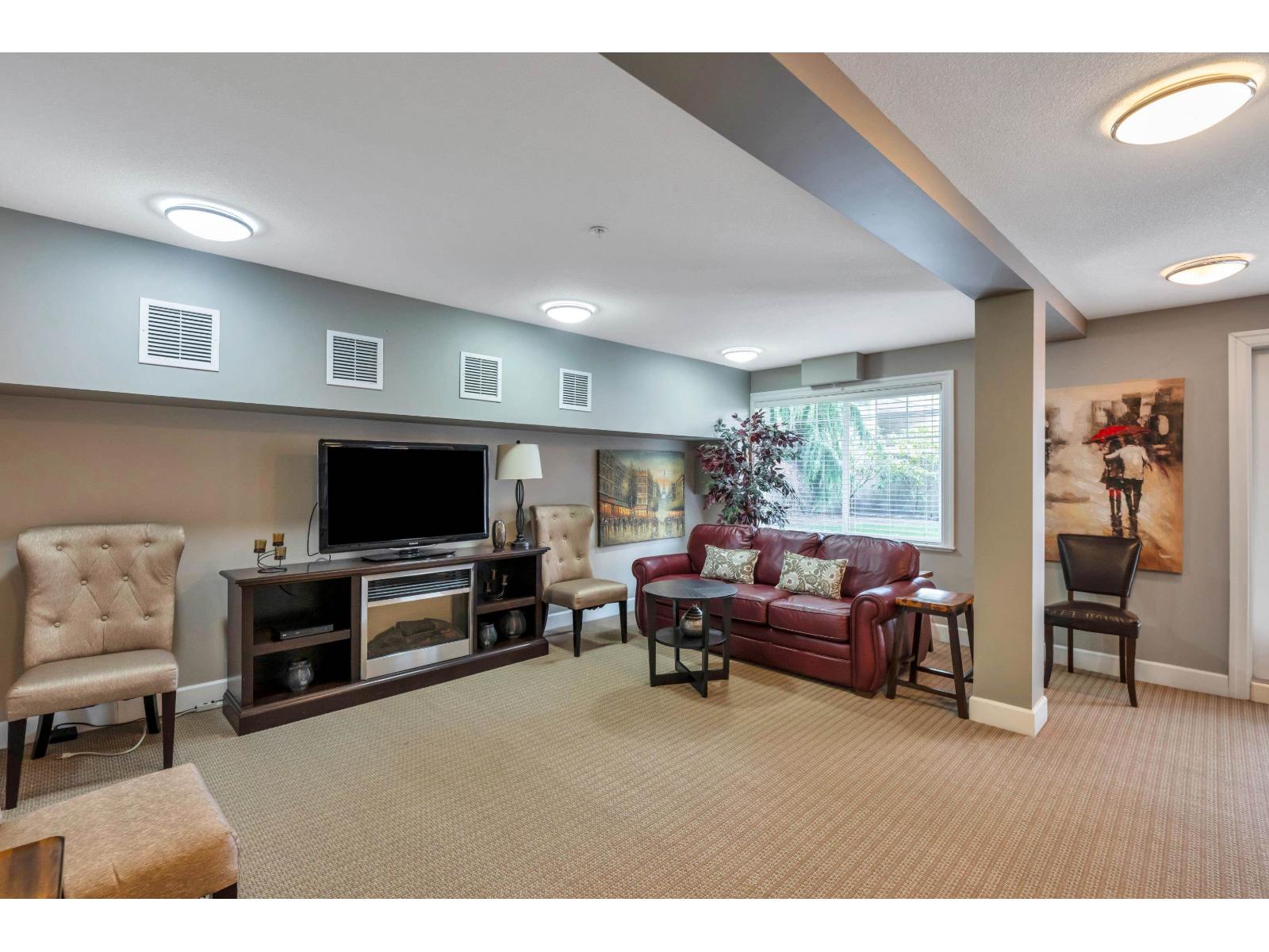 206 15357 ROPER AVENUE, White Rock