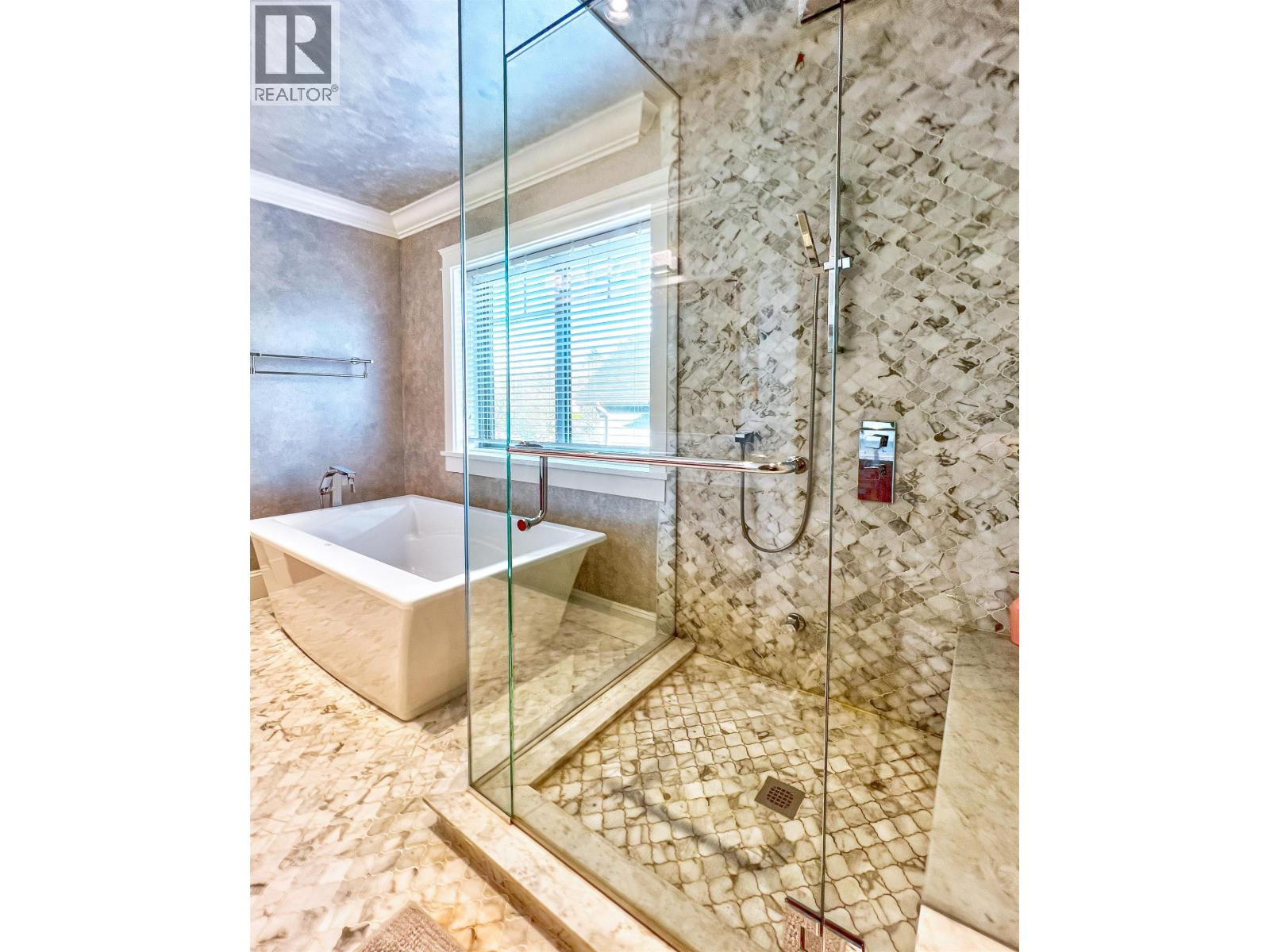 2237 W 37TH AVENUE, Vancouver