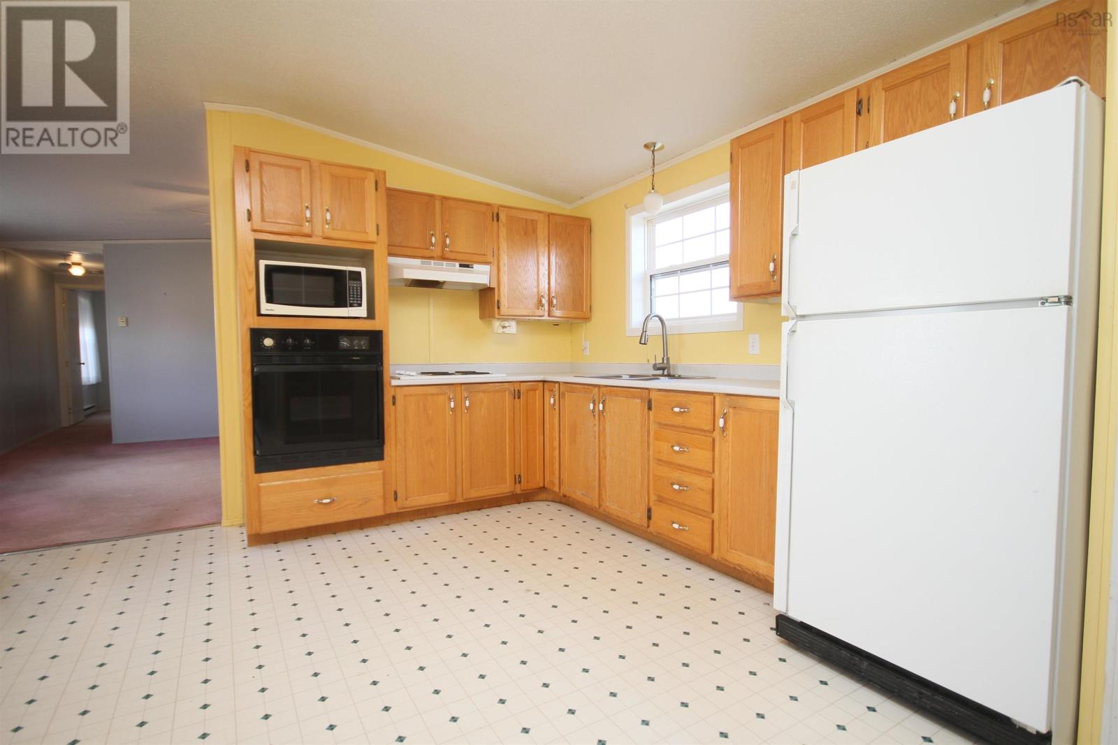 Property 8 of 28 of 27 Bennies Lane