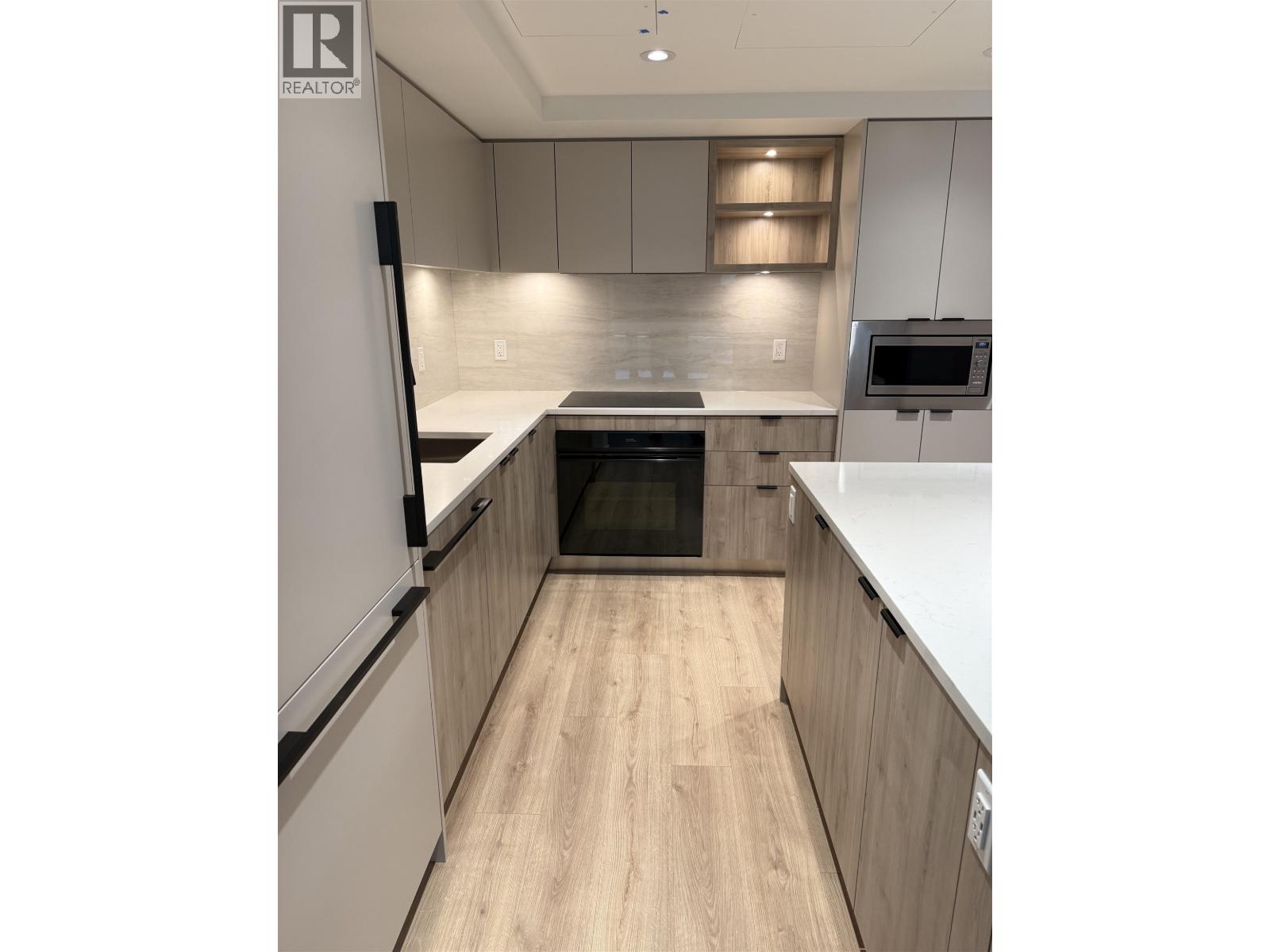 117 755 HARBOURSIDE DRIVE, North Vancouver