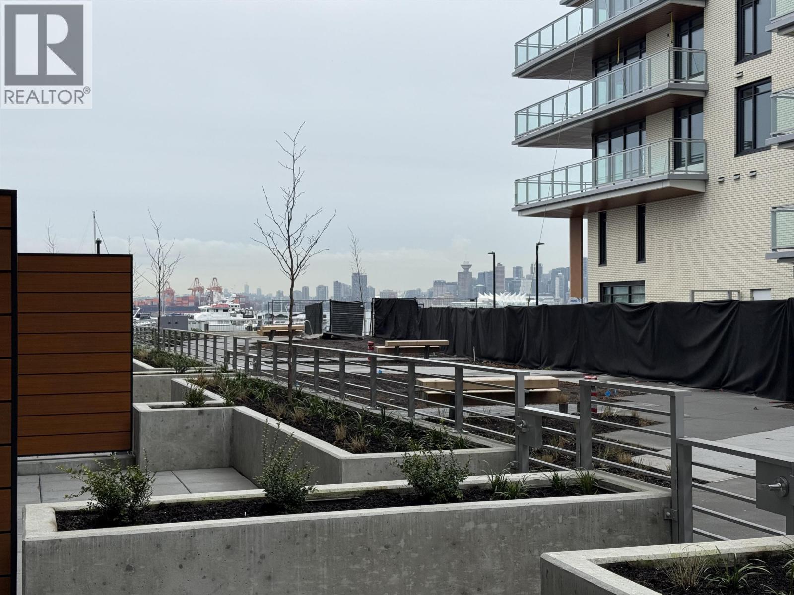 117 755 HARBOURSIDE DRIVE, North Vancouver