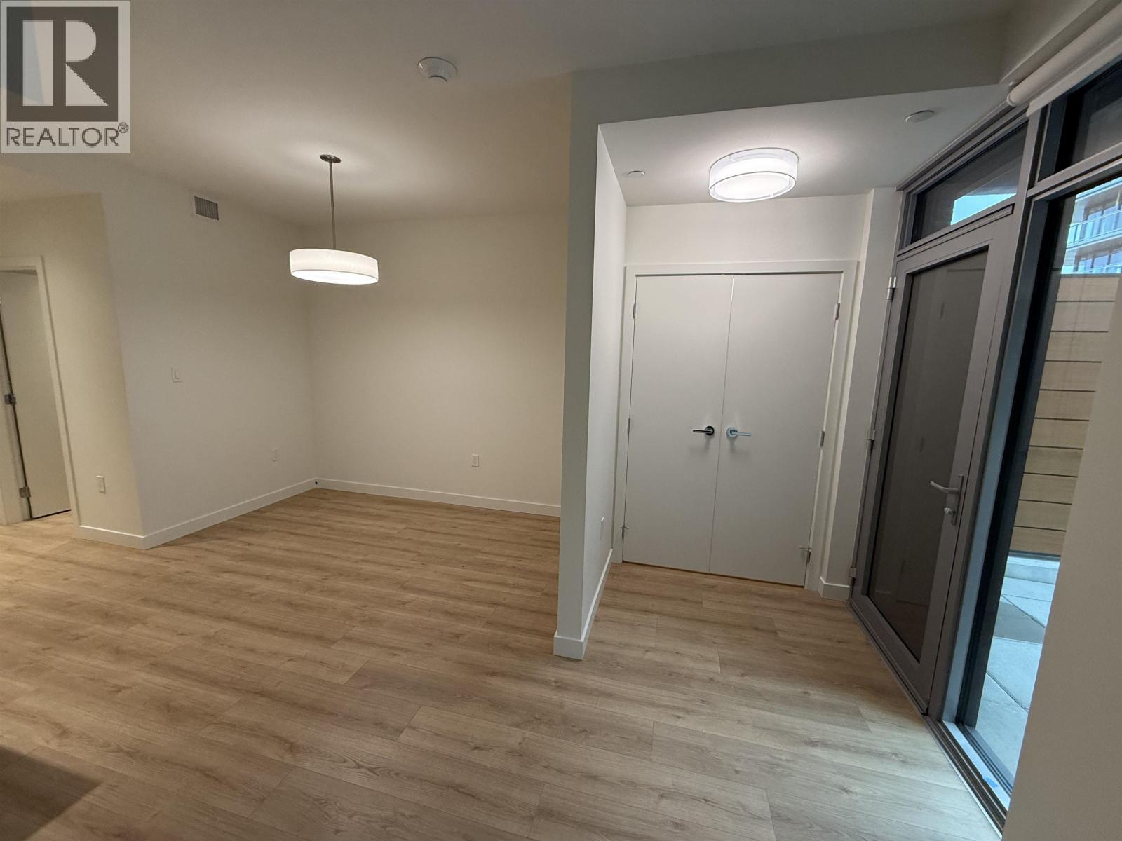 117 755 HARBOURSIDE DRIVE, North Vancouver