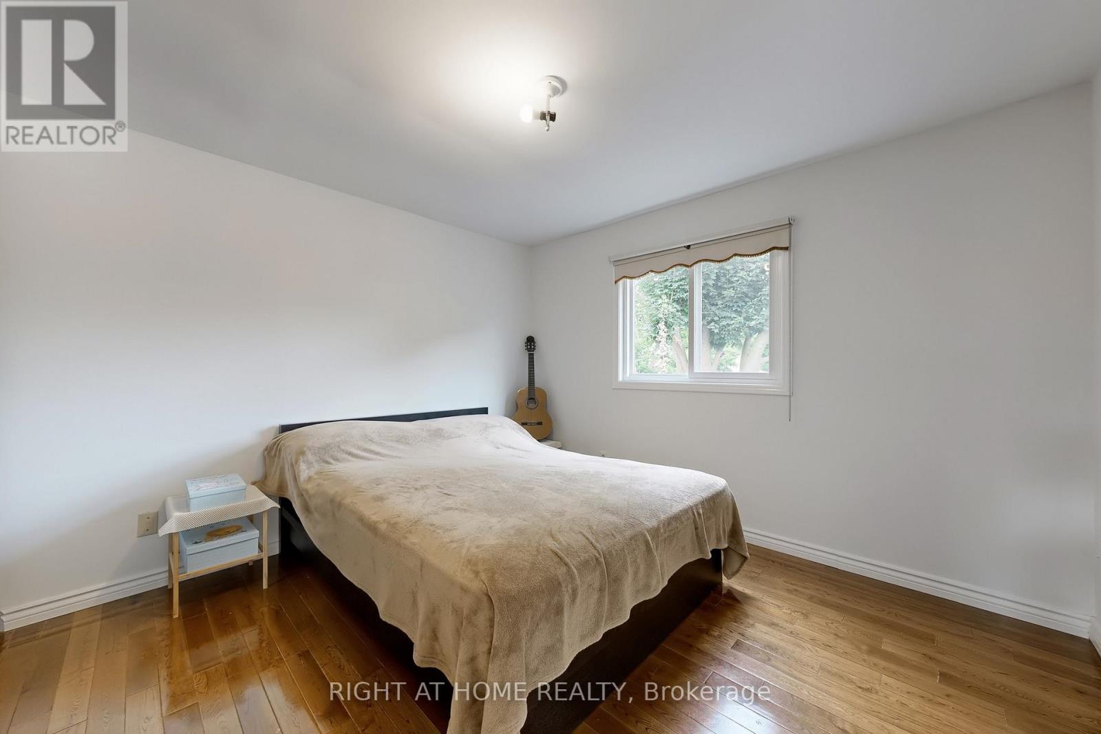 52 BRECKONWOOD CRESCENT - 33