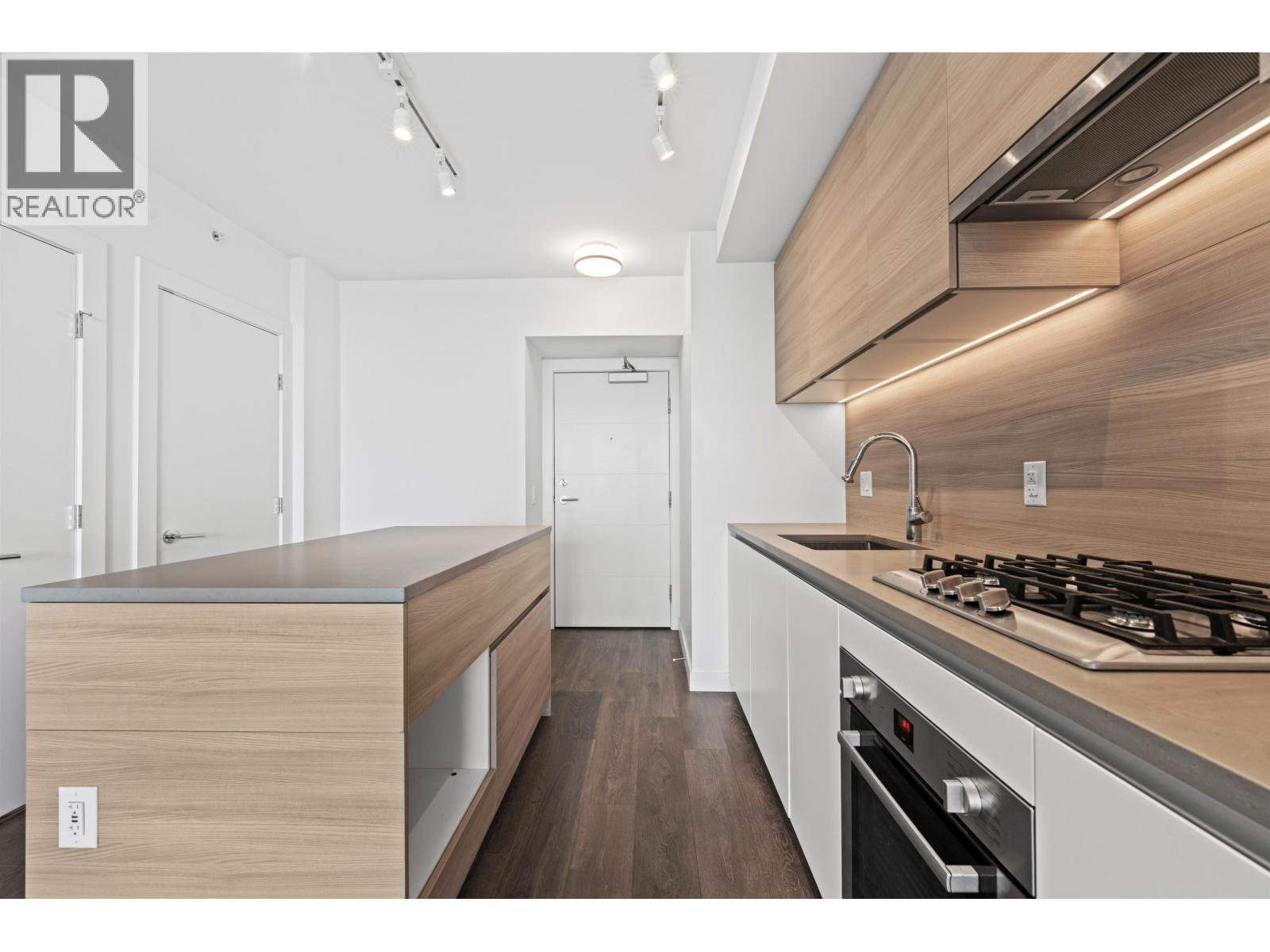 1106 652 WHITING WAY, Coquitlam