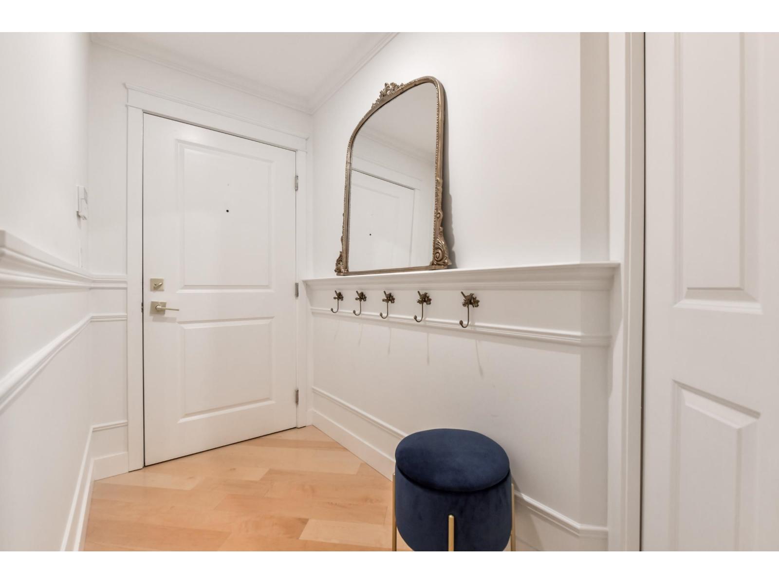 203 15621 MARINE DRIVE, White Rock