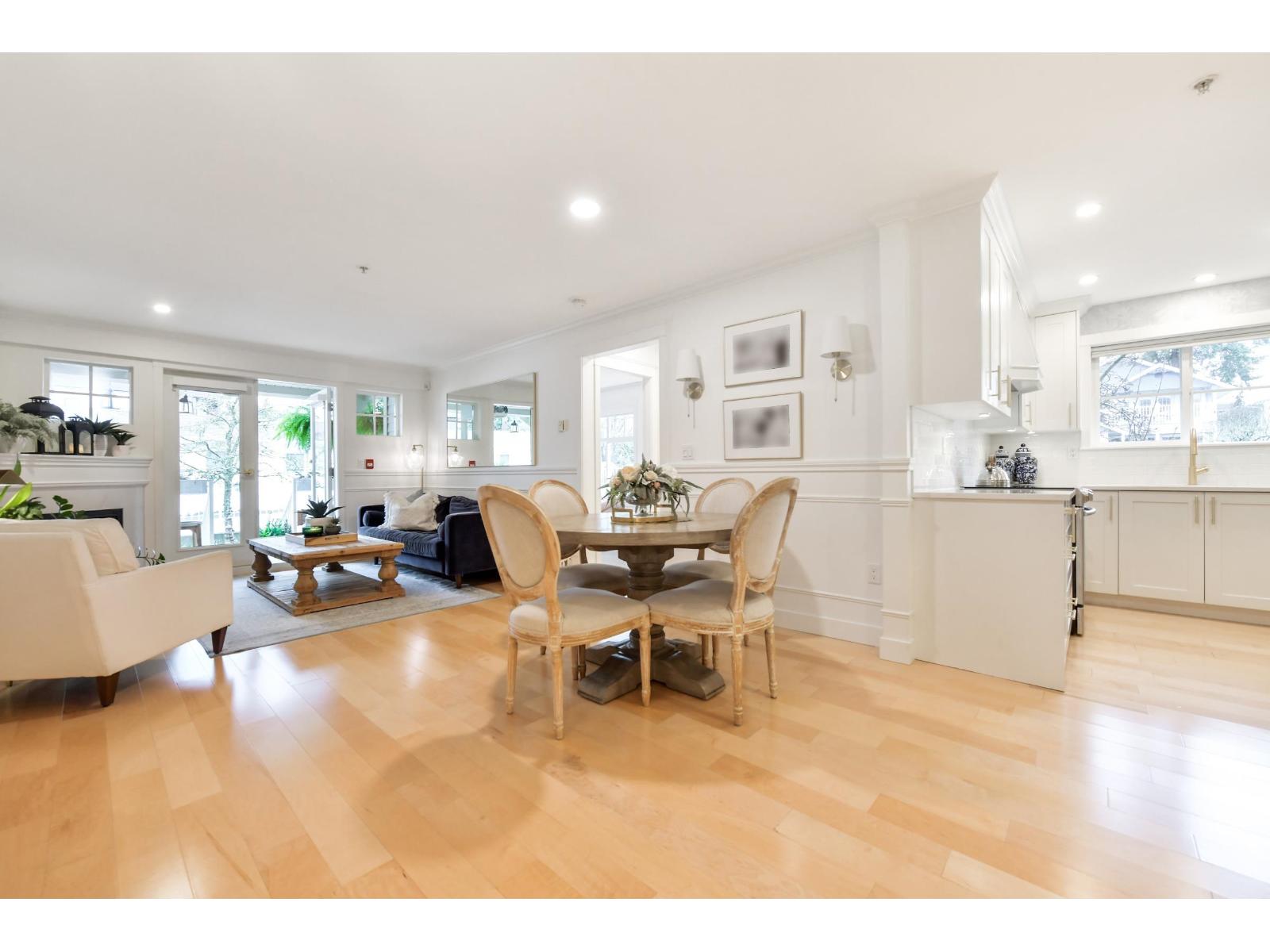 203 15621 MARINE DRIVE, White Rock