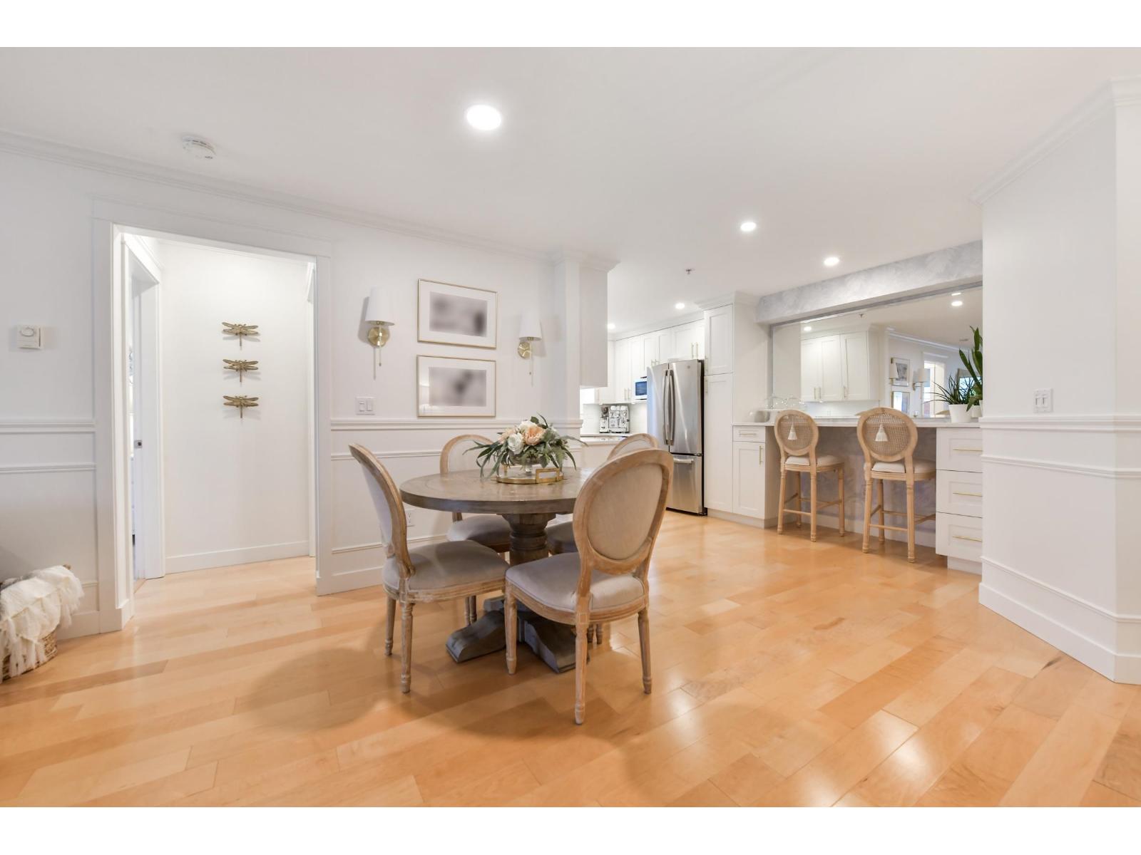 203 15621 MARINE DRIVE, White Rock