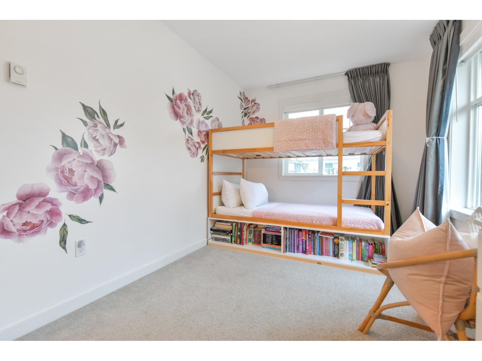 203 15621 MARINE DRIVE, White Rock