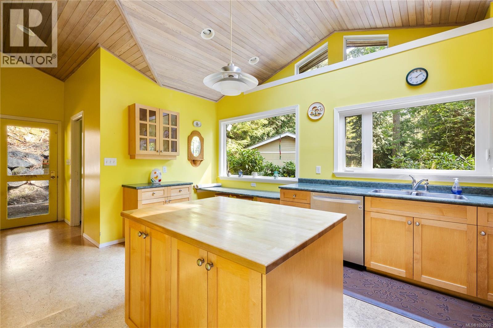  212 Sunset Drive, Salt Spring