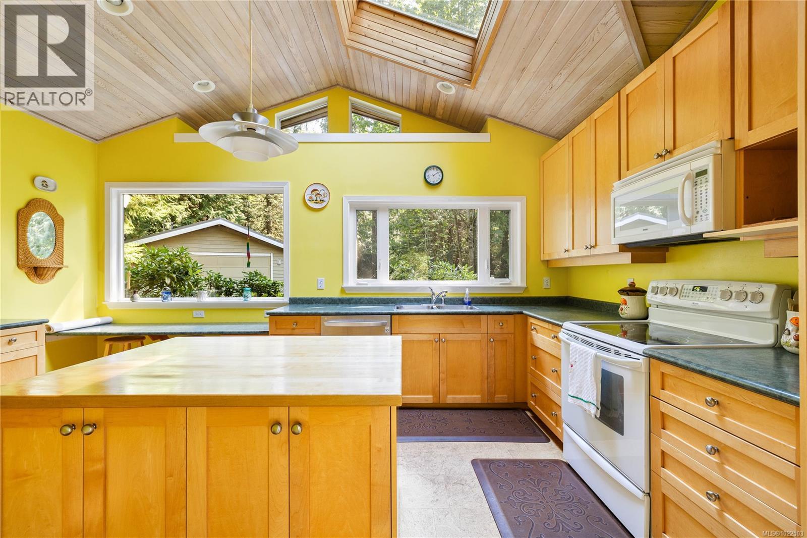  212 Sunset Drive, Salt Spring