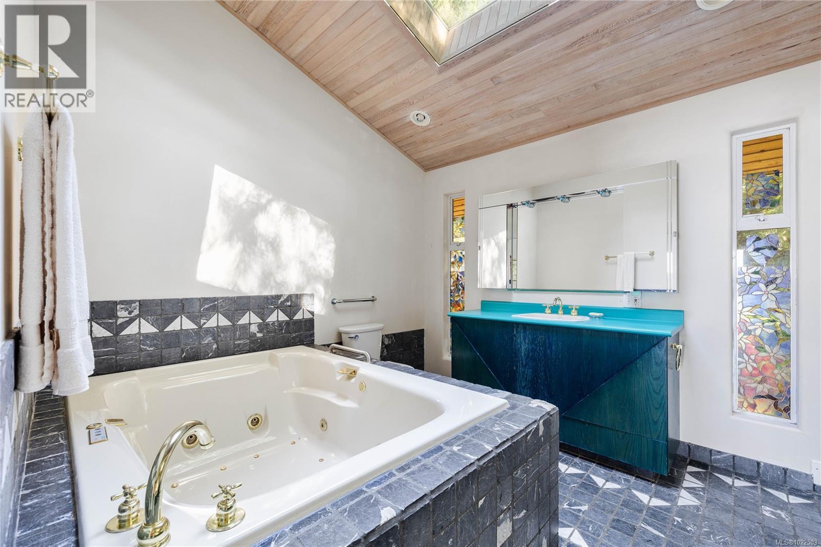  212 Sunset Drive, Salt Spring