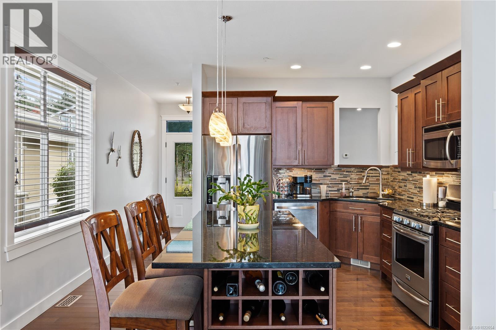 6166 Arlin Pl, Nanaimo