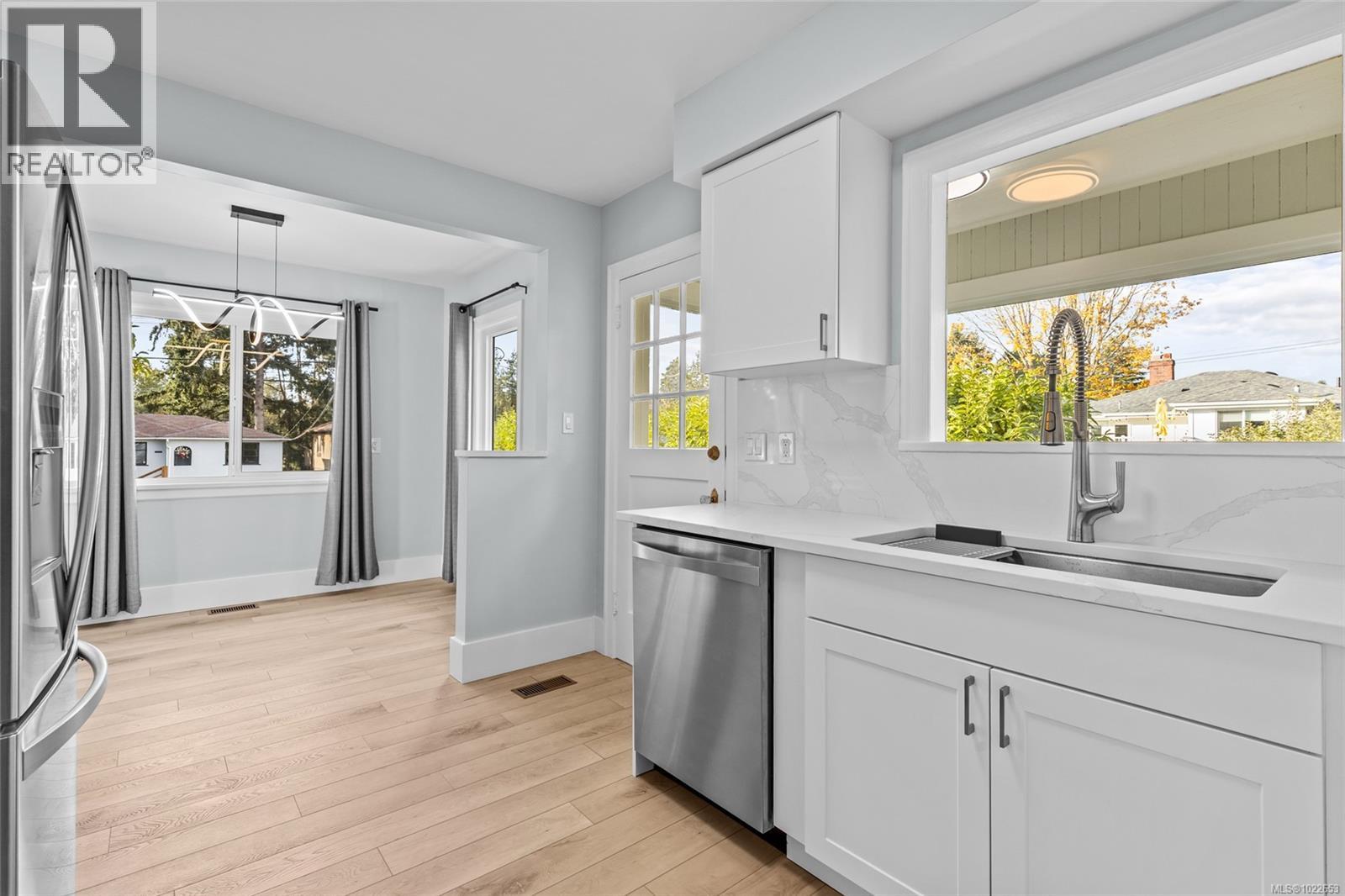 3337 Kingsley St, Saanich