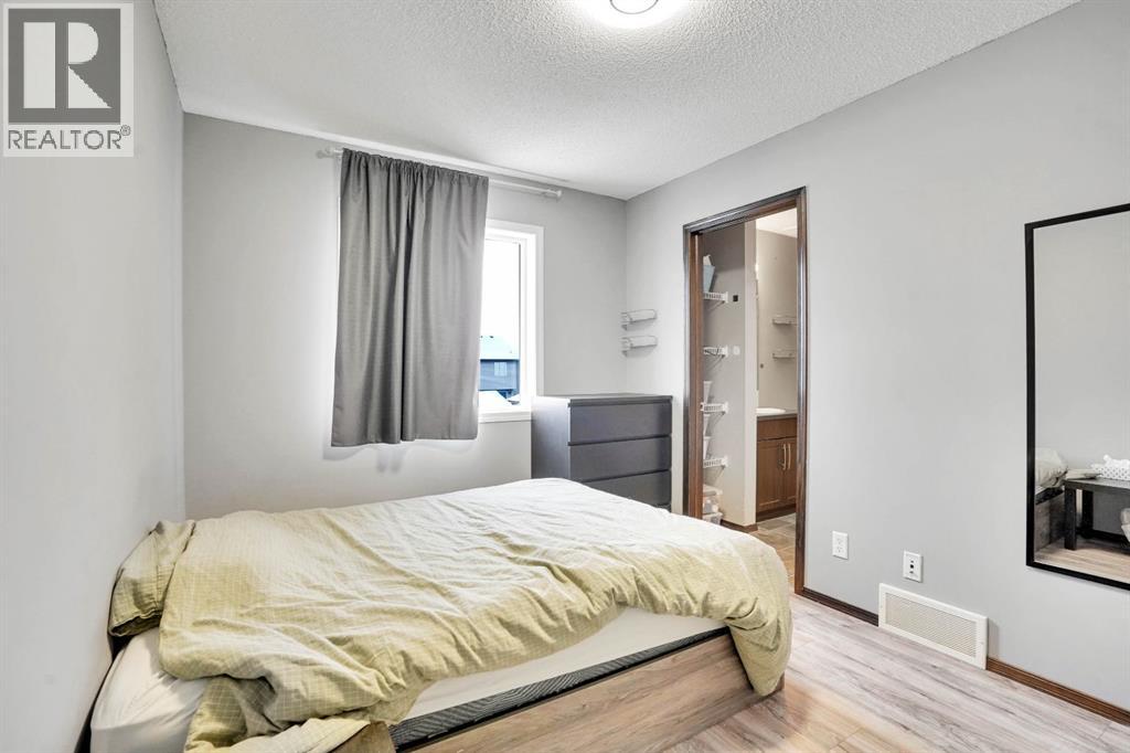 Single Family House for Sale in  Cranberry Place SE Cranston Calgary 