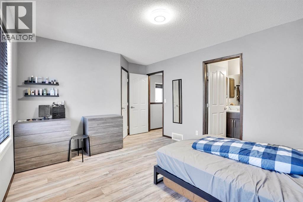 Single Family House for Sale in  Cranberry Place SE Cranston Calgary 