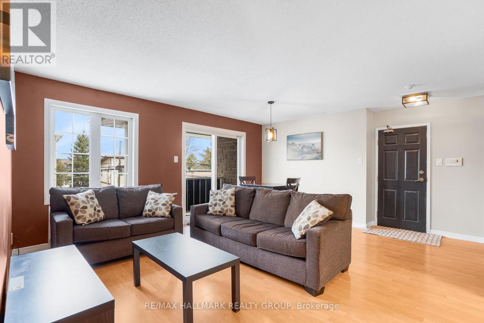 1005 LAURIER STREET - 13