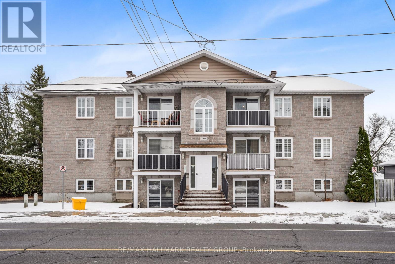1005 LAURIER STREET - 2