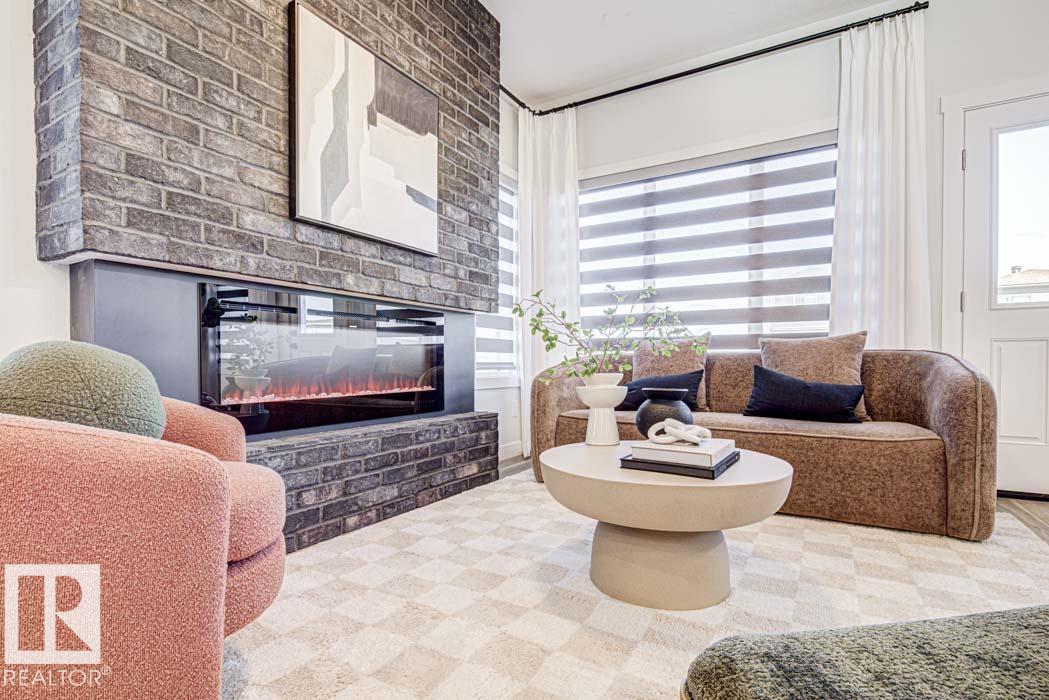 1214 MCLEOD AV - 14