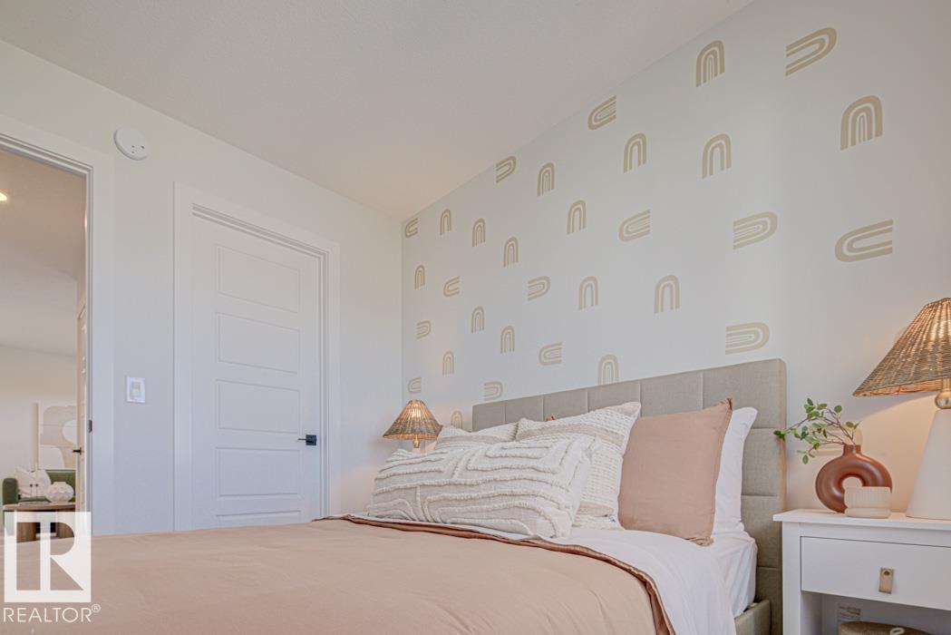 1214 MCLEOD AV - 27