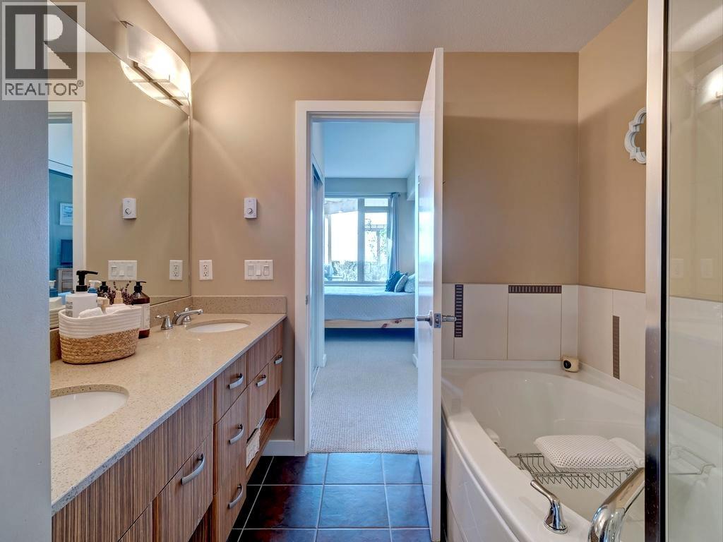 105 5160 DAVIS BAY ROAD, Sechelt