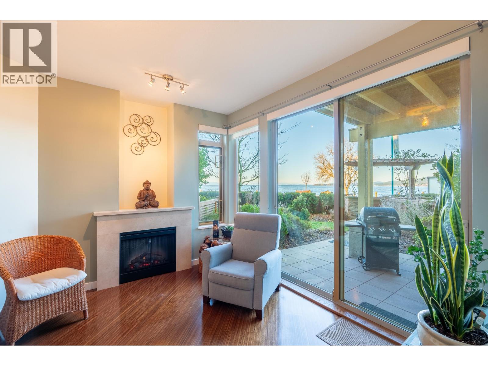 105 5160 DAVIS BAY ROAD, Sechelt