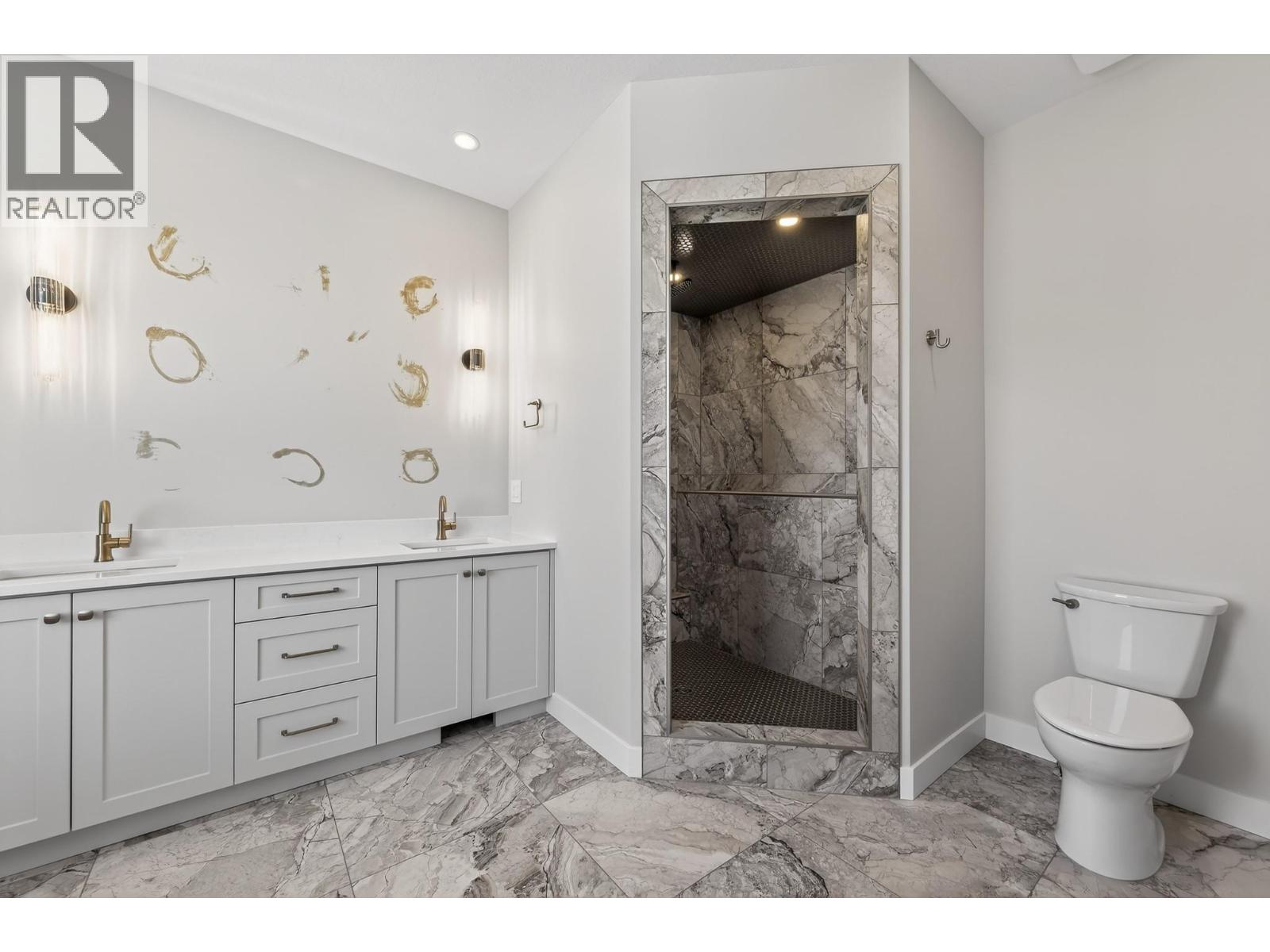 2138 LINFIELD Drive, Kamloops