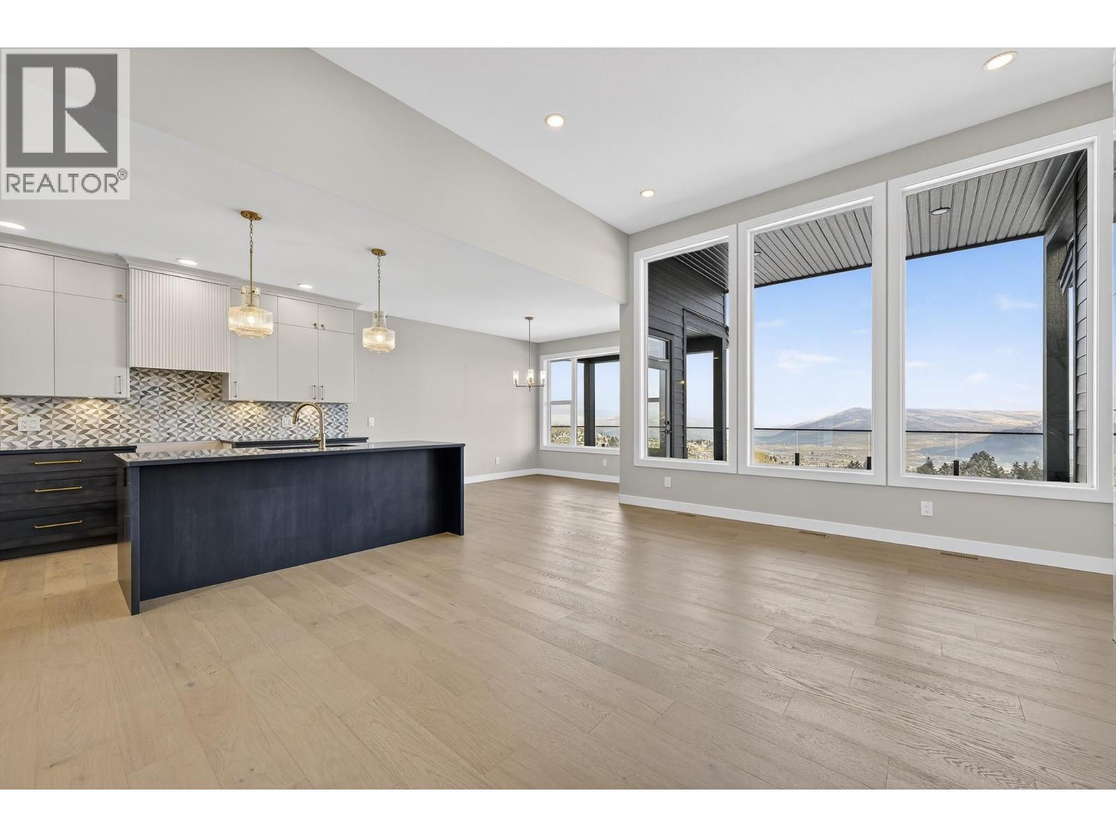 2138 LINFIELD Drive, Kamloops