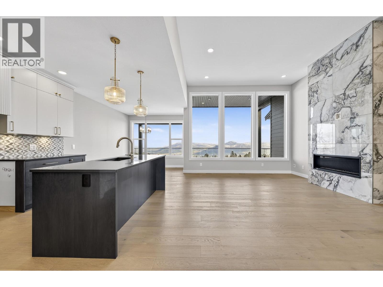 2138 LINFIELD Drive, Kamloops