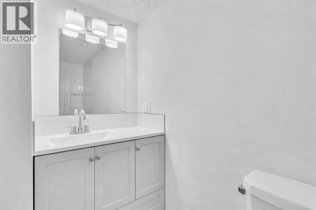 Single Family House Bi-level for Sale in  Doverville Crescent SE Dover Calgary 