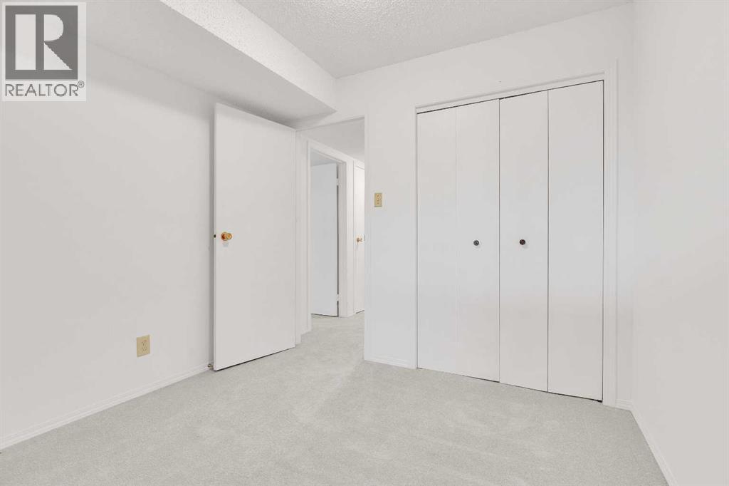 Single Family House Bi-level for Sale in  Doverville Crescent SE Dover Calgary 