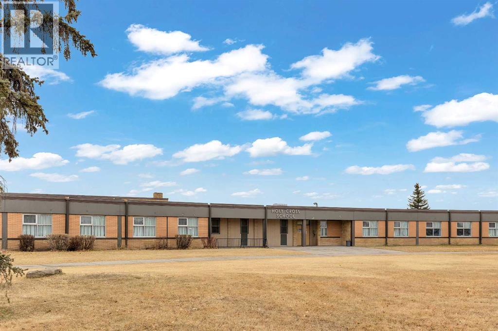 Single Family House Bi-level for Sale in  Doverville Crescent SE Dover Calgary 