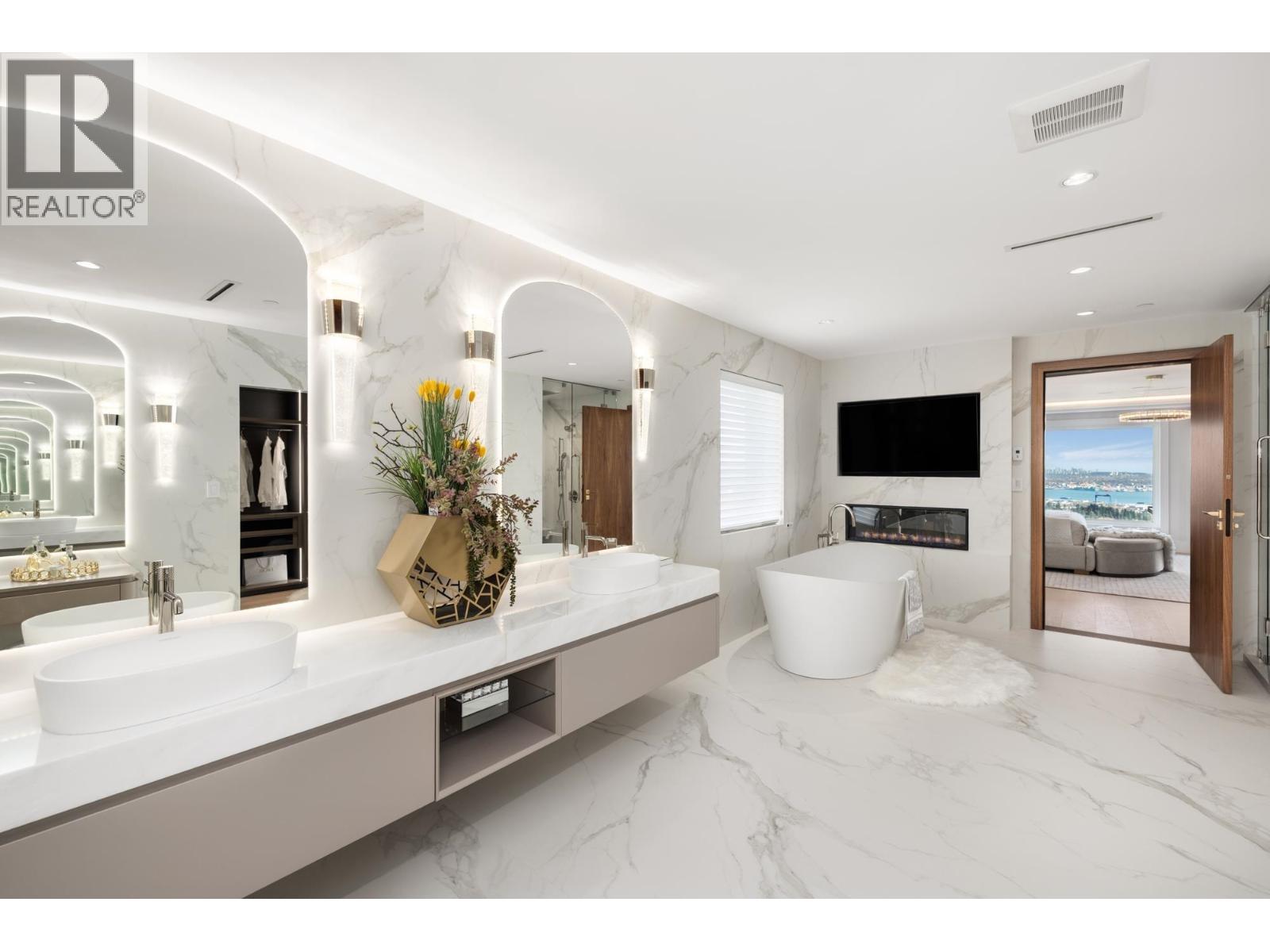 835 FARMLEIGH ROAD, West Vancouver