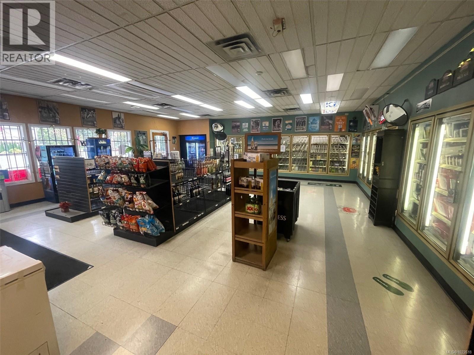 9576 CHEMAINUS RD - 11