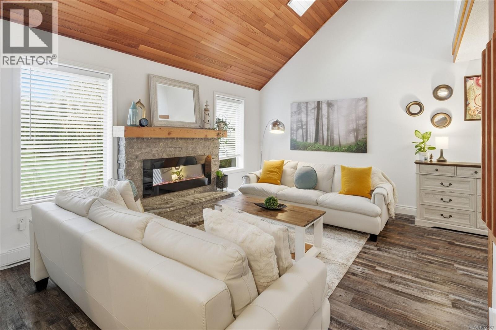 864 Woodsview Pl, Central Saanich