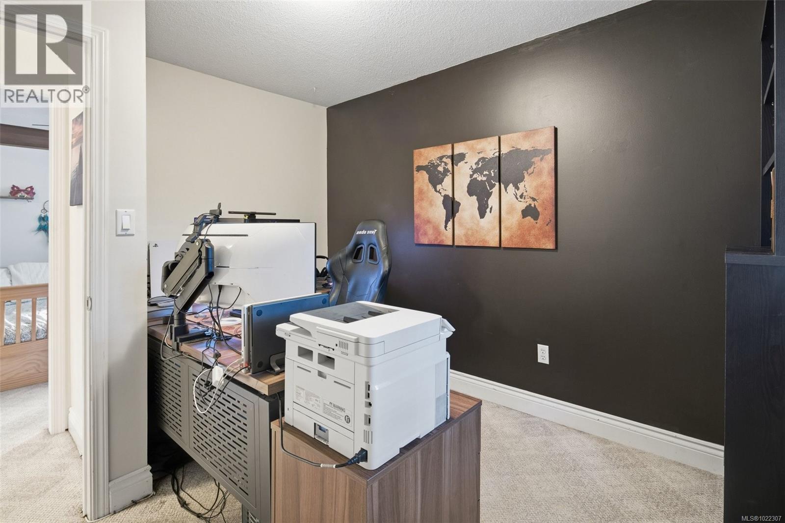 864 Woodsview Pl, Central Saanich