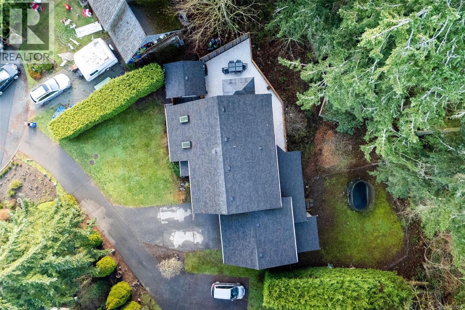 864 Woodsview Pl, Central Saanich