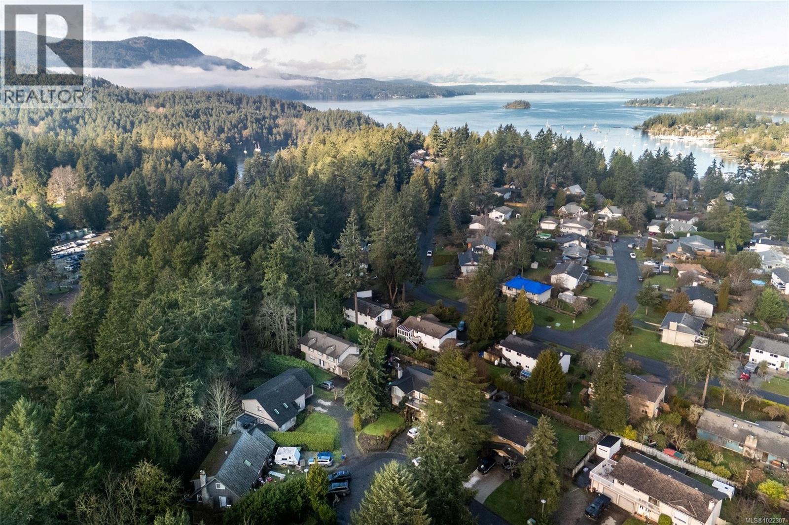 864 Woodsview Pl, Central Saanich