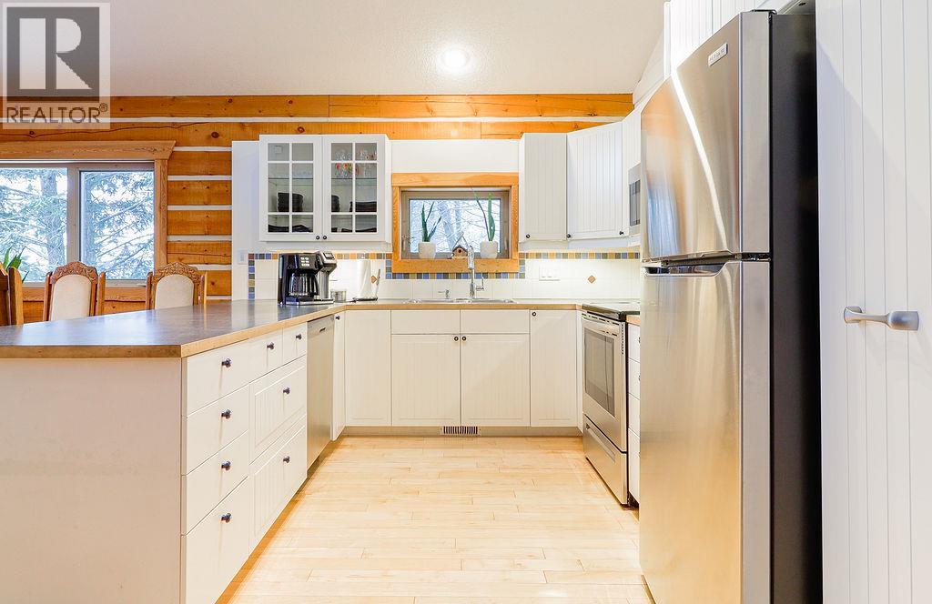 6755 COLUMBIA LAKE Road, Fairmont Hot Springs