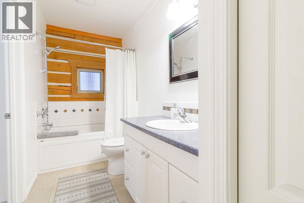 6755 COLUMBIA LAKE Road, Fairmont Hot Springs