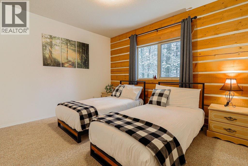 6755 COLUMBIA LAKE Road, Fairmont Hot Springs