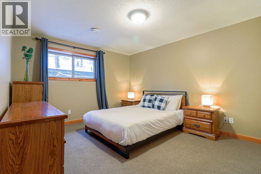 6755 COLUMBIA LAKE Road, Fairmont Hot Springs