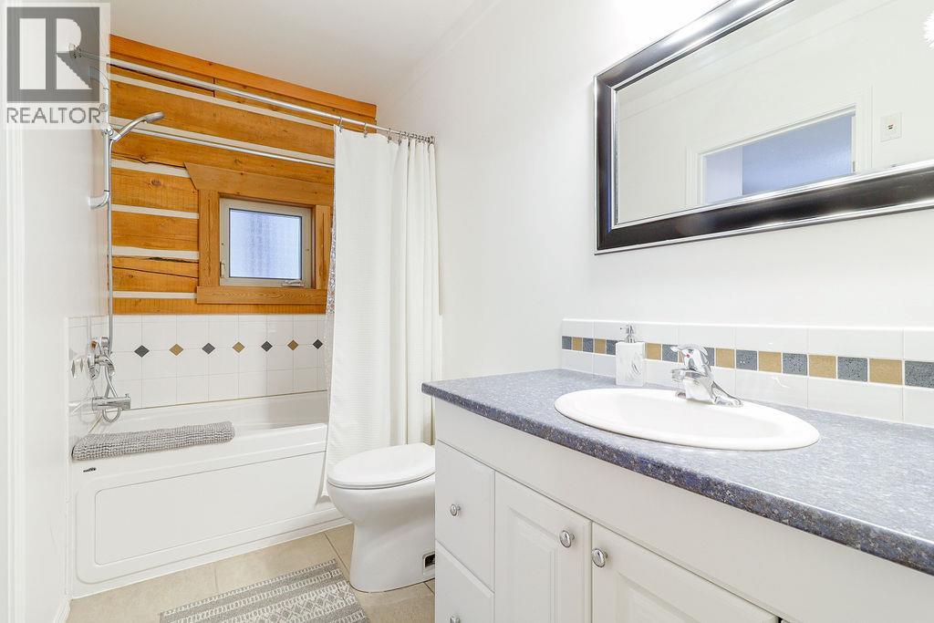 6755 COLUMBIA LAKE Road, Fairmont Hot Springs