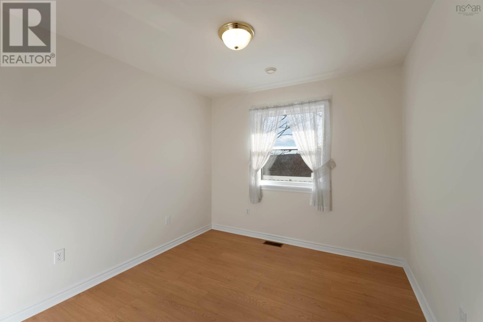 Property 16 of 31 of 4395 Prospect Road