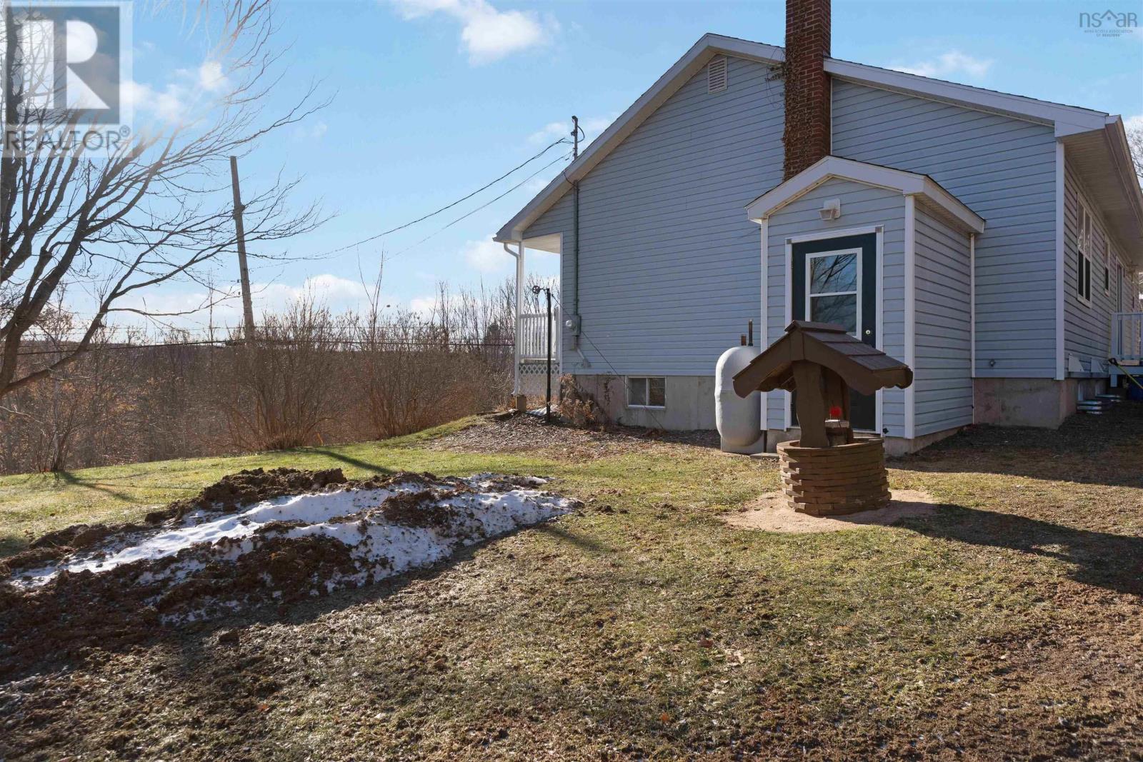 Property 27 of 31 of 4395 Prospect Road