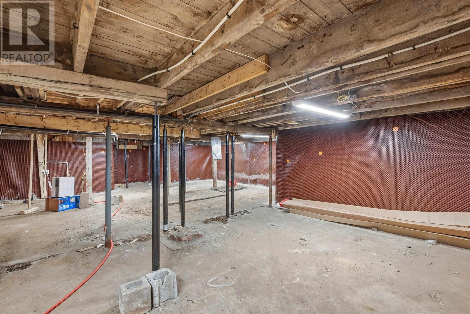 Property 34 of 45 of 221 MacLean Street