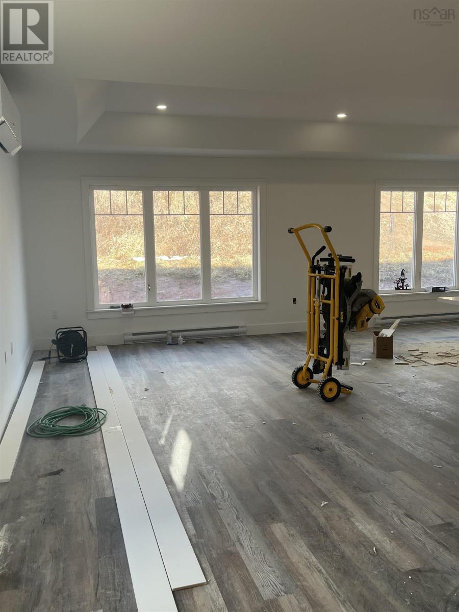 Property 10 of 18 of 38 Leaside Court