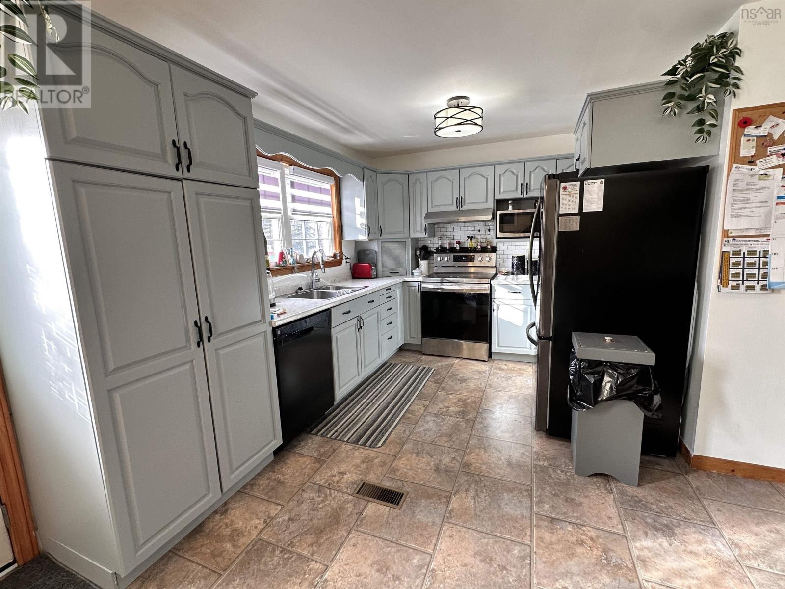 Property 10 of 37 of 15 Dexter Avenue