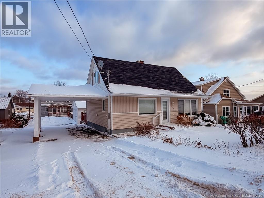 319 Goderich Street - 1